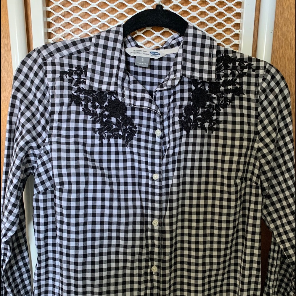 Old Navy Black and White Classic Shirt